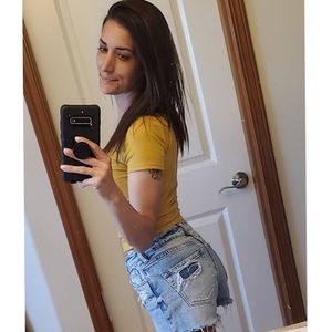 Meet your Posher, Hayley